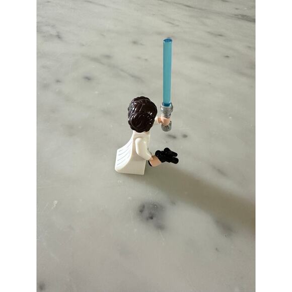 Lego Star Wars Princess Leia Figure - Picture 3 of 3